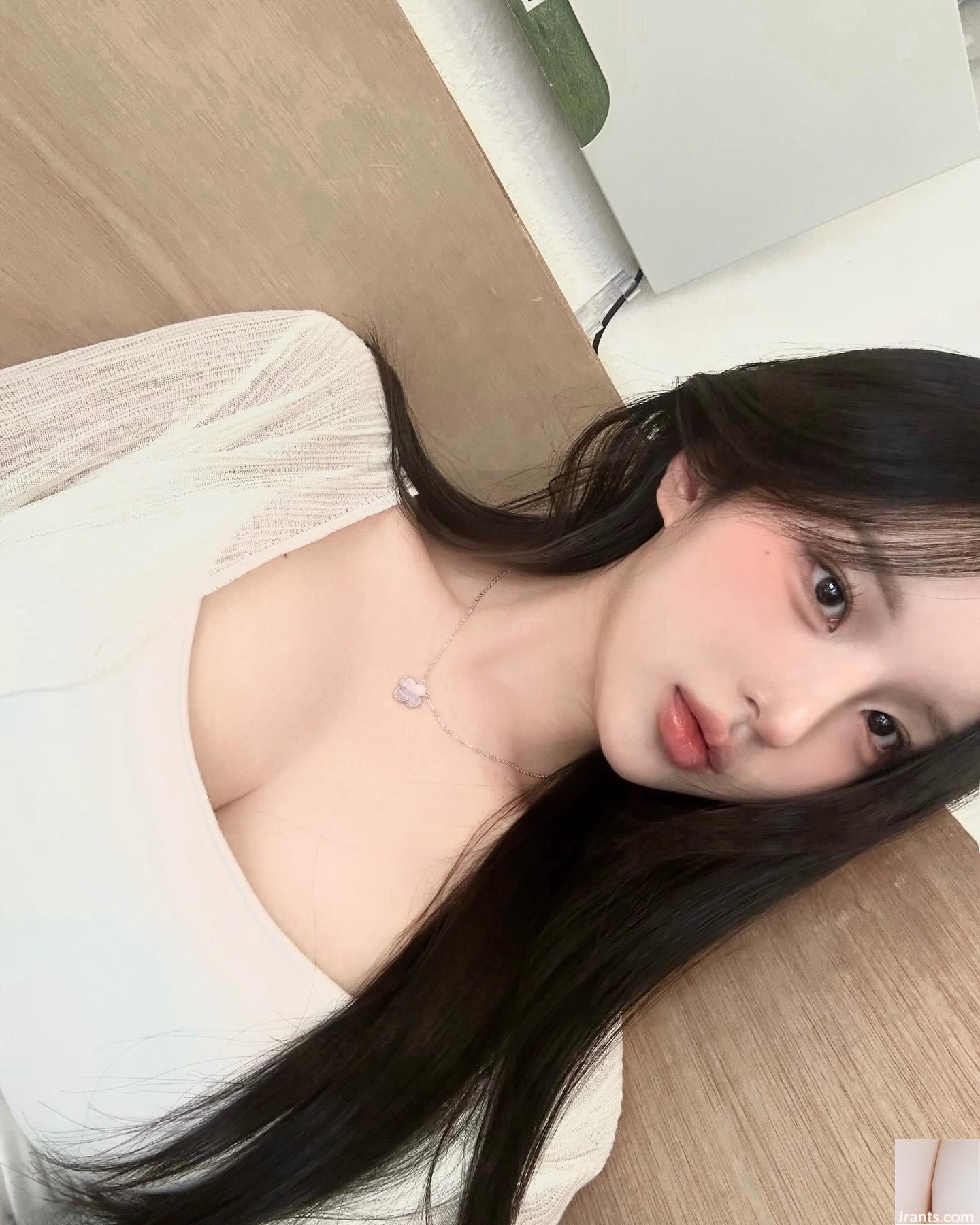 Cô gái ngọt ngào “” có bộ ngực tròn và đẹp quyến rũ đến mức bạn sẽ yêu cô ấy ngay từ cái nhìn đầu tiên (18P) - Ảnh 12