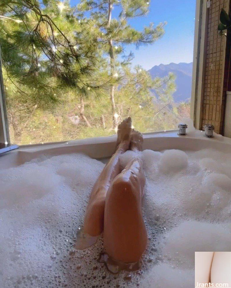 (Cai Yi) Bạch Tuyết, cao ráo và dáng chuẩn (24P)