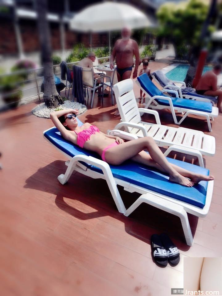 Người đẹp lai Đài Loan và Thái Lan ~ Julie Xinyi ~ tham gia cùng Uni Girls và chụp những bức ảnh đẹp dưới nắng trong bộ bikini (28P) - Ảnh 24