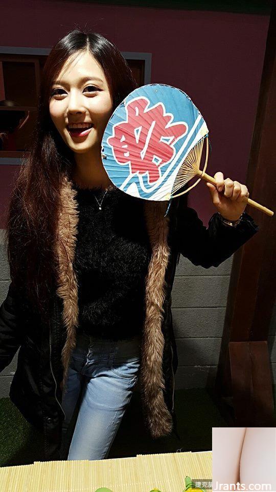 Ngực 32D, ngực và chân đẹp Tiancai ~ Xu Huiling ~ Ảnh selfie cắt thấp trên xe với đường sự nghiệp dài bắt mắt (50P+Facebook) (57P) - Ảnh 32