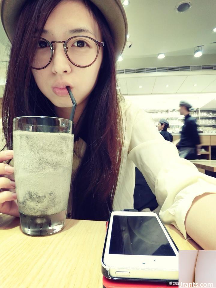 Cô gái xinh đẹp ~ Cô gái Lina thạch ~ Chụp ảnh tự sướng trong bộ bikini màu hồng, đôi chân trắng nõn xinh đẹp lộ đúng vị trí (16P) - Ảnh 16