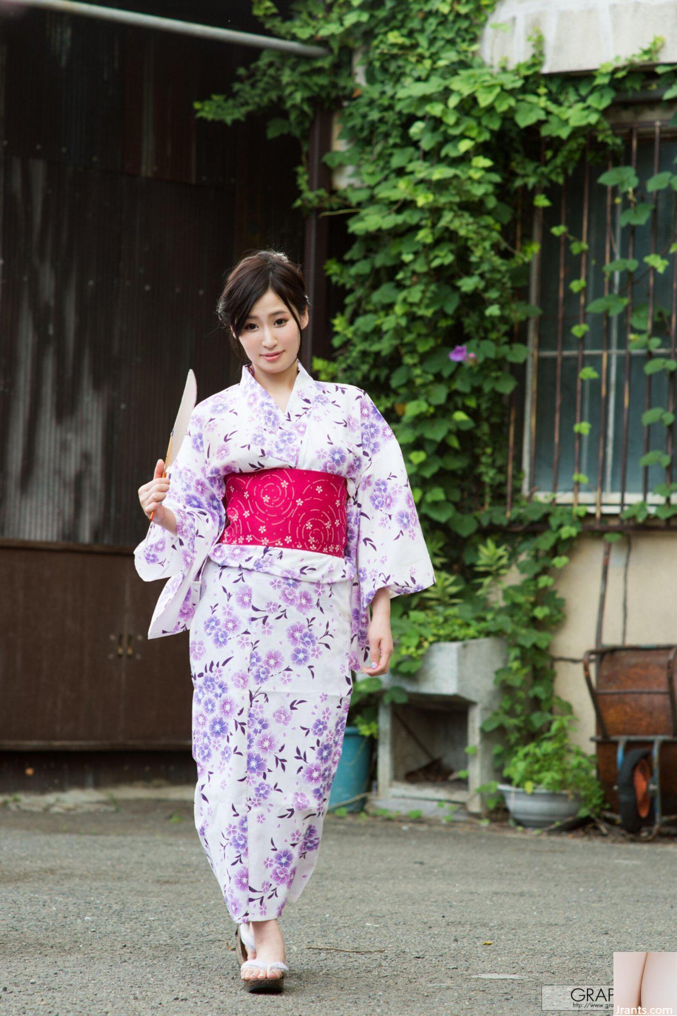 Imagasana (Graphis) “Hoa trà trắng” (2016-08-10) (142P) - Ảnh 2