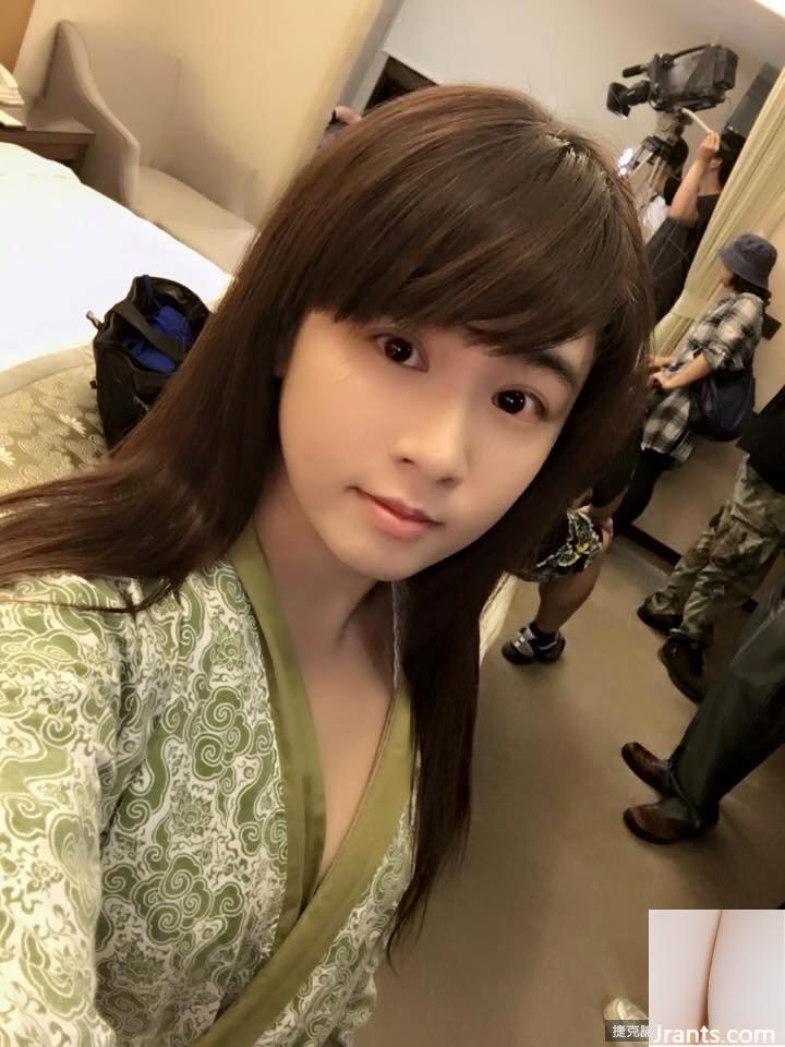 Vú E bung ra khỏi áo trắng! ~Xiao Xiaoyu~ Nam bán cầu vô tình lộ ra trong khe hở của nút (24P) - Ảnh 2