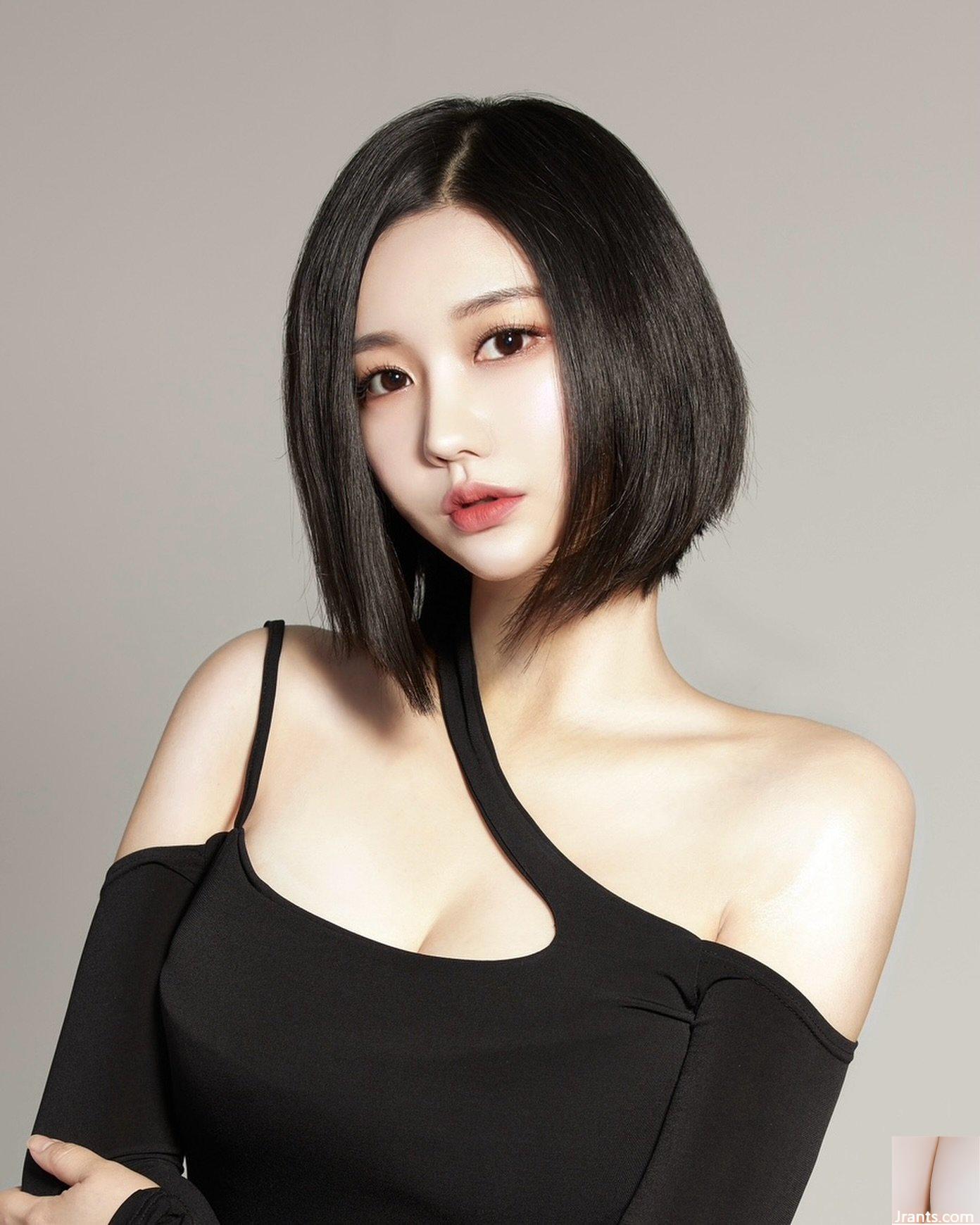 Nữ thần tóc đen nóng nảy “honey___vivi” có dáng người độc đoán có thể thấy qua bộ bikini siêu màu (16P) - Ảnh 2