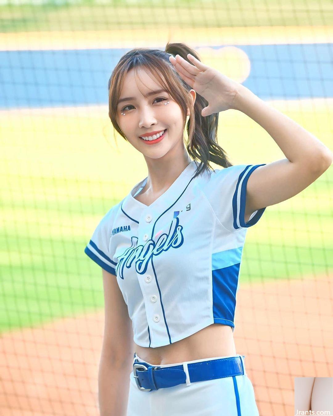 Cô gái xinh đẹp “Zhen Zhen” ẩn dưới lớp áo một sức mạnh sóng gió và quyến rũ (10P) - Ảnh 4