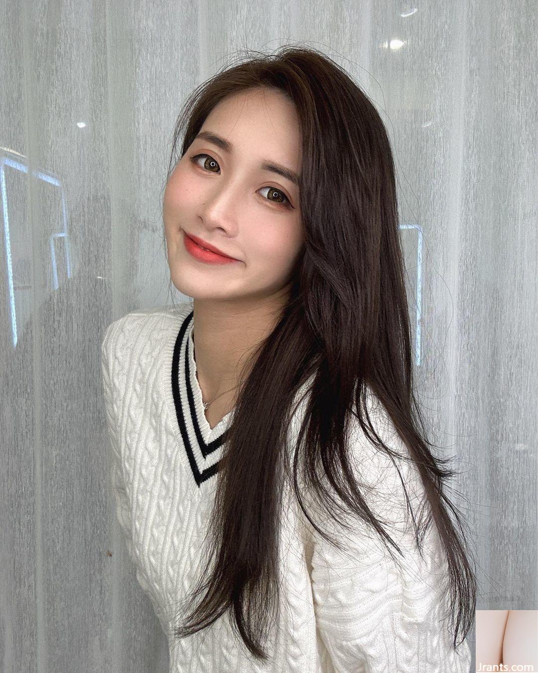 Nữ người mẫu thanh lịch “Junjun'er” khoe vóc dáng xinh đẹp và bộ ngực đầy đặn (10P) - Ảnh 10