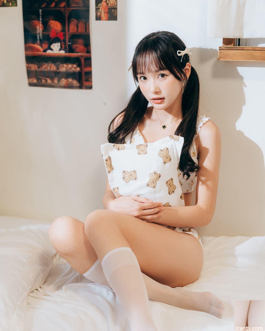 “Chen Naotang” khoe vẻ mặt ngây thơ và thân hình gợi cảm quá quyến rũ (10P) - Ảnh 4