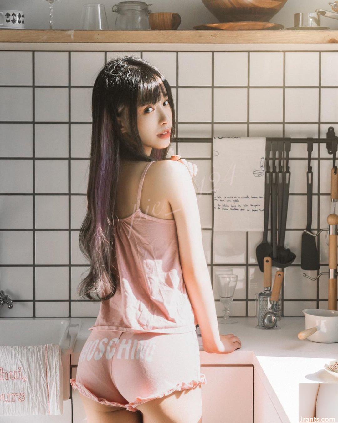 Cô gái ngọt ngào “Full Sugar Bear” có đôi mắt quyến rũ, đầy điện và nụ cười ngọt ngào khiến người ta mê mẩn (10P)