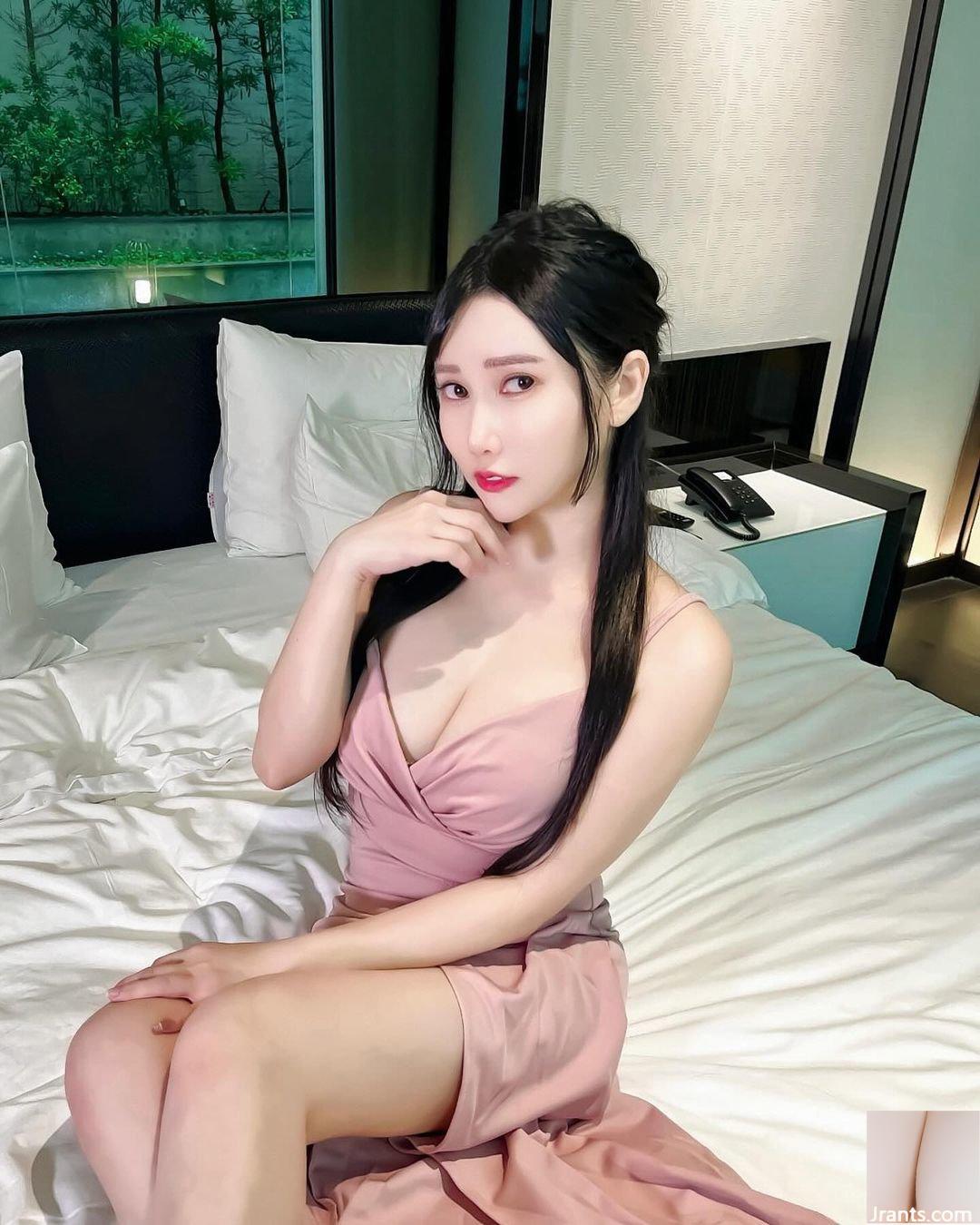 “You Huang Yuwen” có dáng người tuyệt vời và toát lên khí chất quyến rũ. Bộ áo tắm và bộ ngực đẹp rất cay (10P) - Ảnh 6