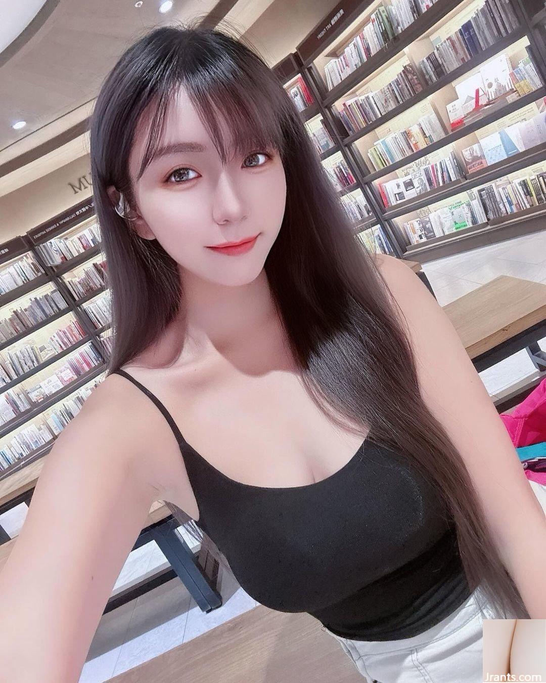 “A Little Egg Yolk” khoe vóc dáng nóng bỏng, gợi cảm với đường rãnh sâu khiến ai xem xong cũng say sưa (9P) - Ảnh 6