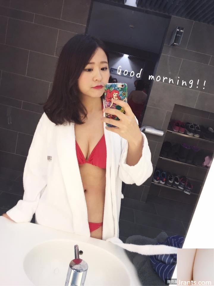 Một cô gái xinh đẹp với bộ ngực 34E ~ Quanquan (Guo Yanling) ~ Mặc bikini ngâm mình trong suối nước nóng và uống rượu trong khách sạn Iceland (? Siêu thoải mái (38P) - Ảnh 12