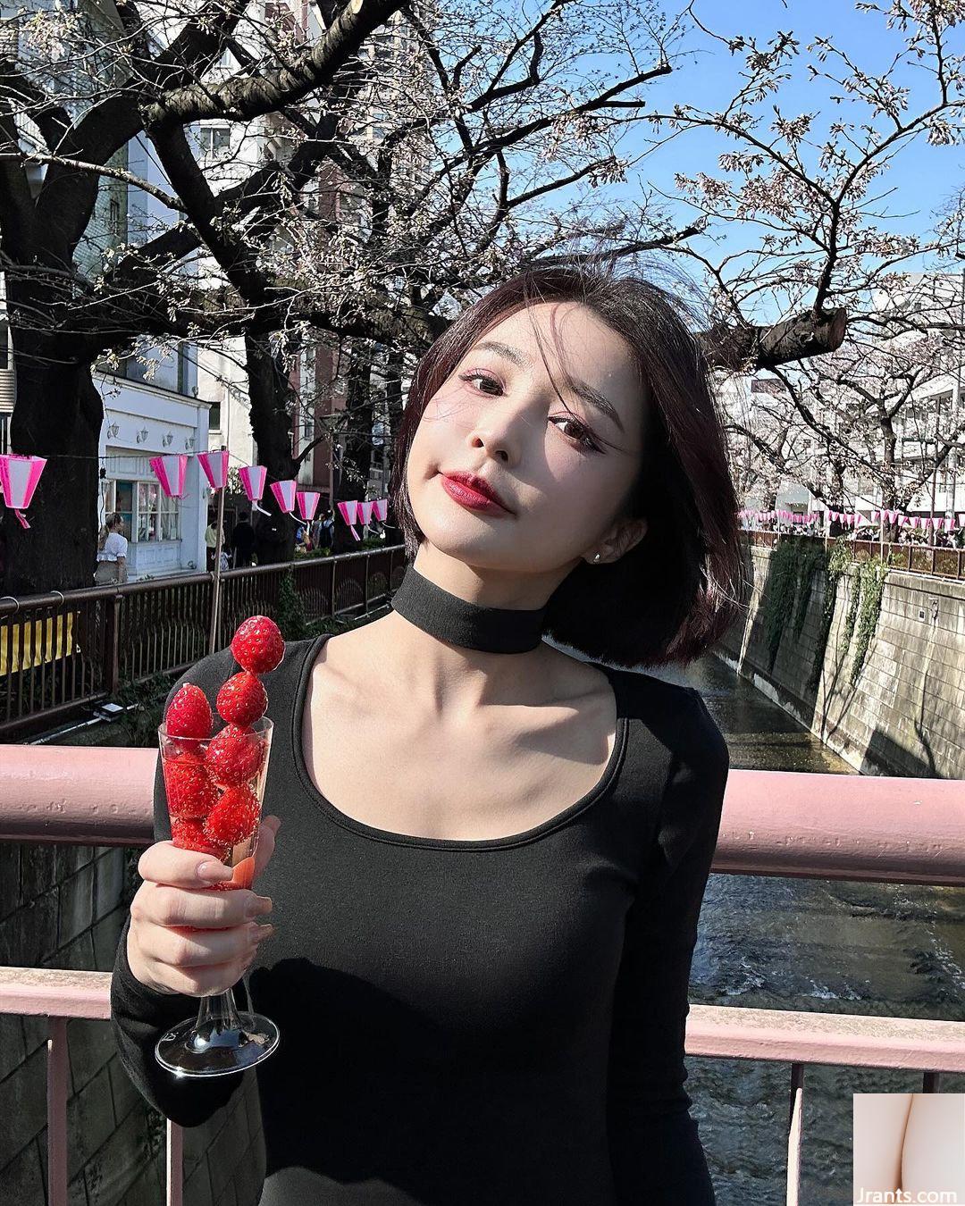 Người mẫu trẻ mắt điện “Tong Yu” có thân hình cực kỳ quyến rũ với dáng người khó nắm bắt (10P) - Ảnh 3