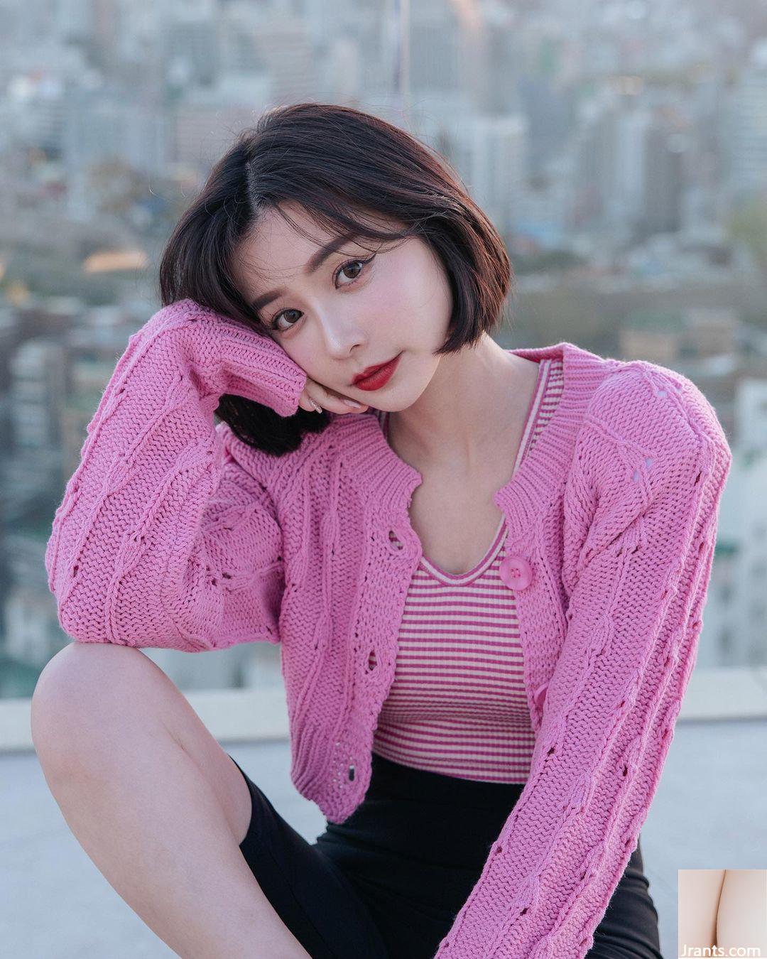 Người mẫu trẻ mắt điện “Tong Yu” có thân hình cực kỳ quyến rũ với dáng người khó nắm bắt (10P) - Ảnh 9