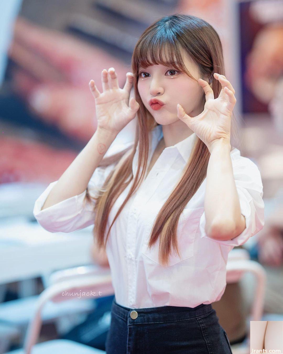 “Yu Xiaowen” Sự tương phản tuyệt vời giữa vẻ ngoài trẻ con bất chấp tuổi tác và thân hình nóng bỏng (10P) - Ảnh 6