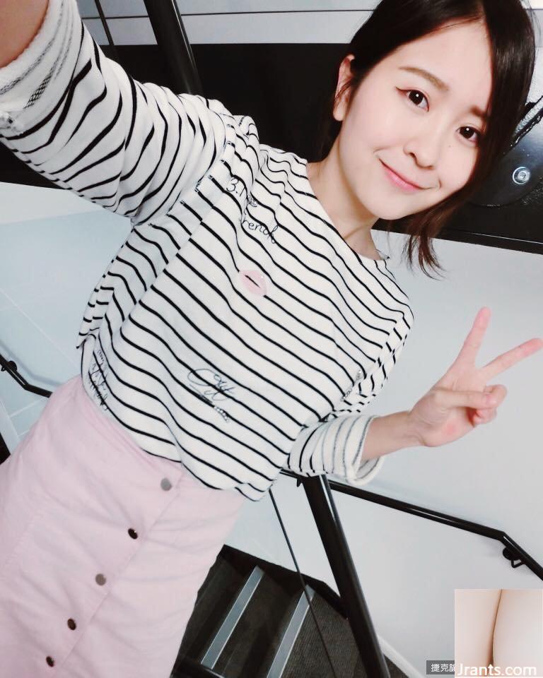 Một cô gái xinh đẹp với bộ ngực 34E ~ Quanquan (Guo Yanling) ~ Mặc bikini ngâm mình trong suối nước nóng và uống rượu trong khách sạn Iceland (? Siêu thoải mái (38P) - Ảnh 19