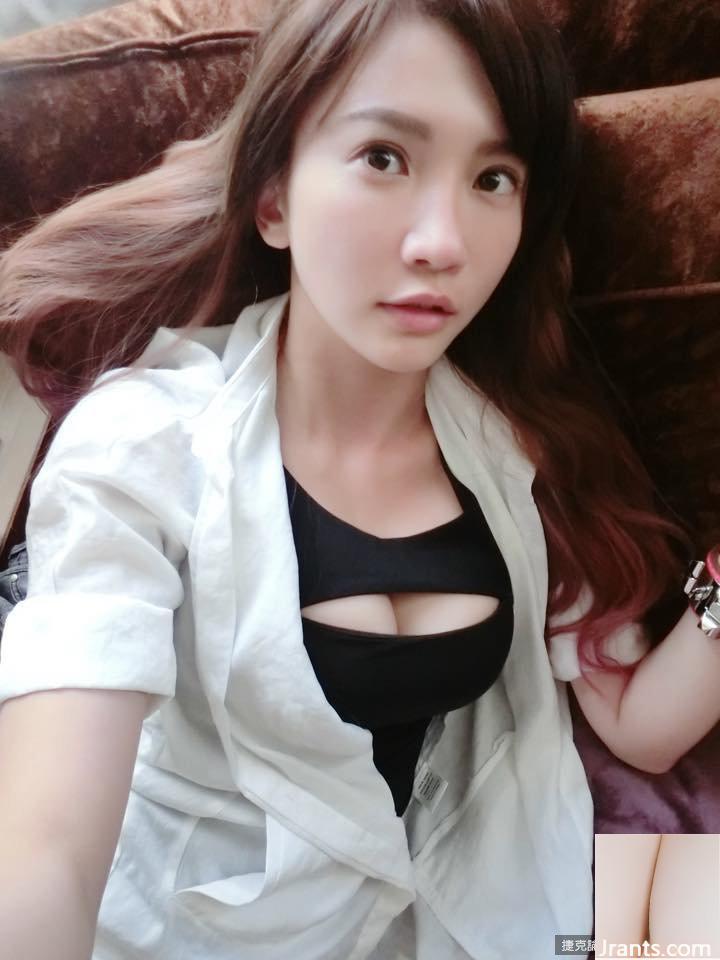 32D Hot Madou ~ Mia Wei Keren ~ selfie mờ ảo trên giường với đôi chân xinh đẹp lộ ra ngoài, khoe khí chất và vẻ đẹp (61P) - Ảnh 10