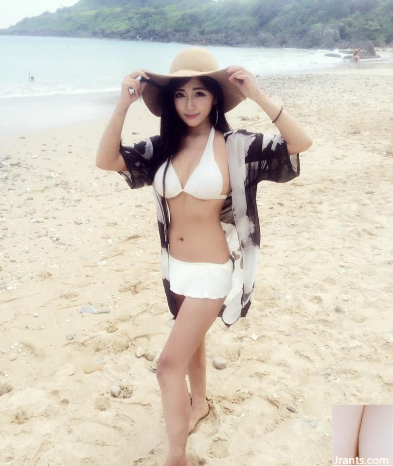 Cô gái xinh đẹp có đôi mắt điện trong cửa hàng quần áo ~ ​​Fefe (Feifei) ~ mặc bikini trắng để khoe vẻ đẹp tự nhiên (32P) - Ảnh 13