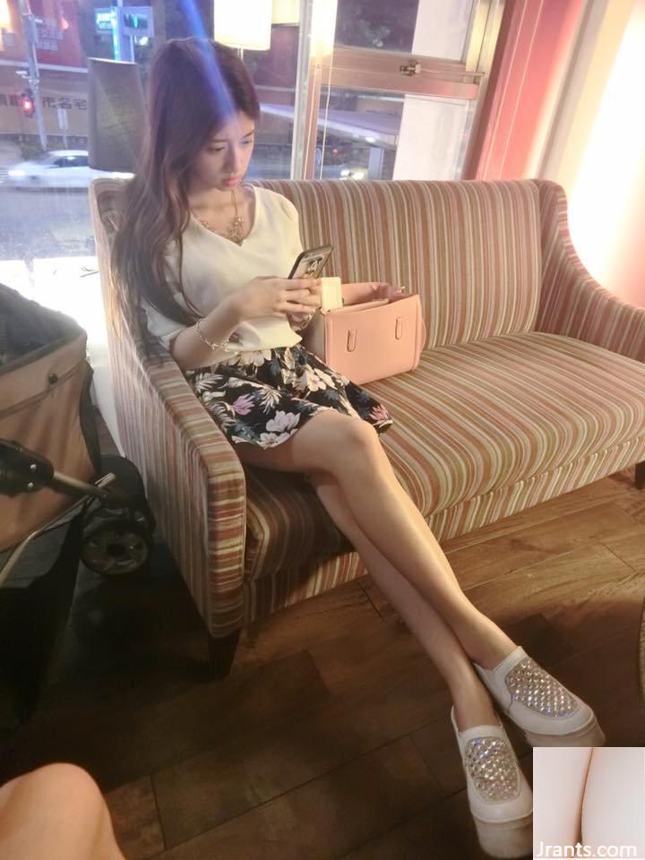 Hàu tươi nướng và cô gái xinh đẹp E-boob của Dongshi ~ Lin Yiting ~ chụp ảnh tự sướng trong xe với chiếc váy chữ V khoét sâu và con đường sự nghiệp lâu dài của cô ấy thật tuyệt vời (38P) - Ảnh 31