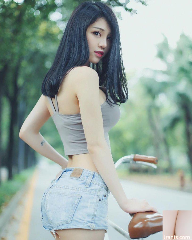 Cô gái xinh đẹp với thân hình đáng kinh ngạc, đôi chân đẹp, khuôn mặt và vòng eo thon, làn da trắng và đôi mắt điện ~ Crystal Lee ~ Làm sao tôi có thể đứng được khi đi xe đạp như thế này (55P) - Ảnh 23