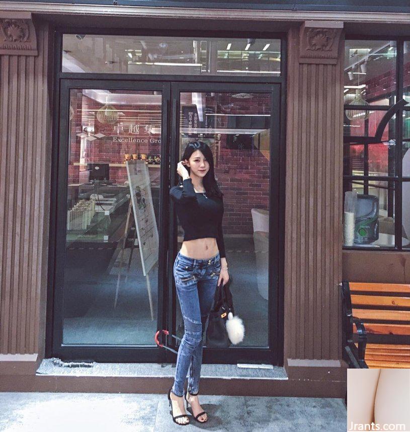 Cô gái xinh đẹp với thân hình đáng kinh ngạc, đôi chân đẹp, khuôn mặt và vòng eo thon, làn da trắng và đôi mắt điện ~ Crystal Lee ~ Làm sao tôi có thể đứng được khi đi xe đạp như thế này (55P) - Ảnh 24