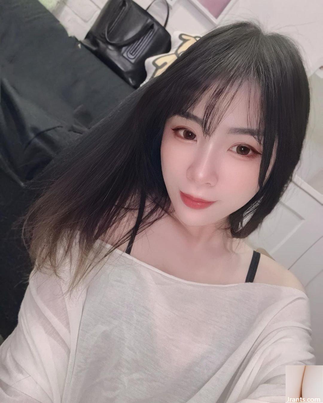 “Mi Qin” có bộ ngực khủng và nghiêng về phía trước, thật quyến rũ và cơ thể bùng nổ (10P) - Ảnh 3