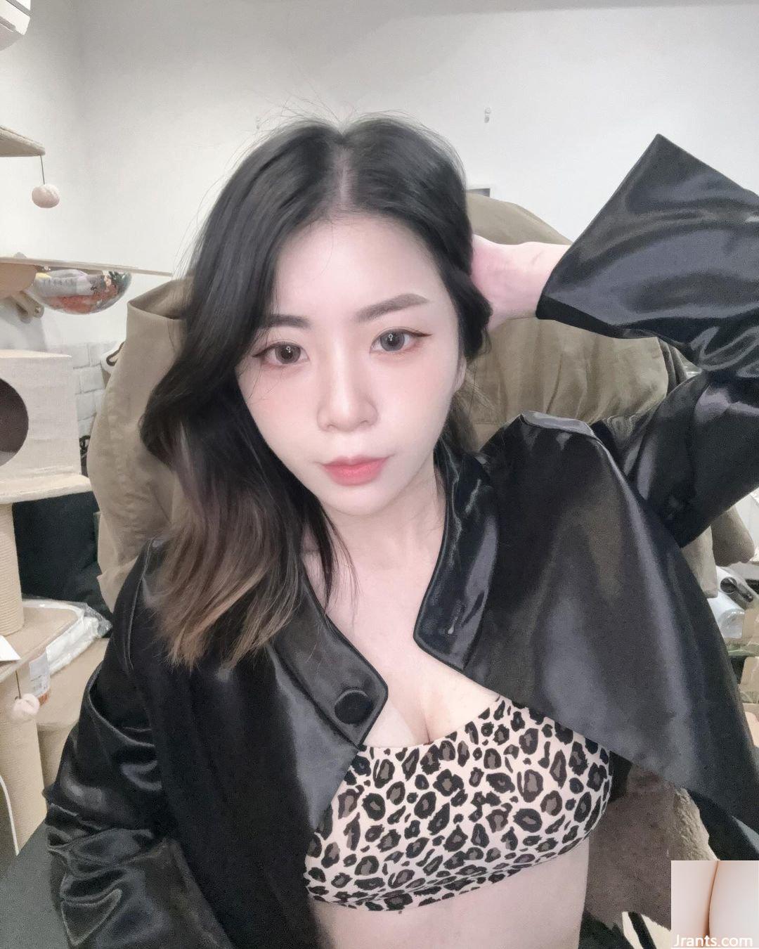 “Mi Qin” có bộ ngực khủng và nghiêng về phía trước, thật quyến rũ và cơ thể bùng nổ (10P) - Ảnh 6