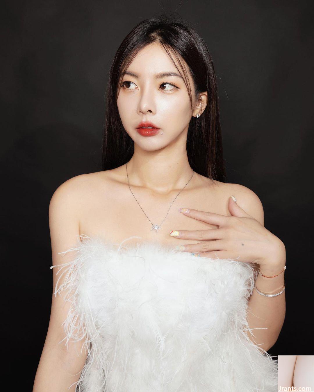 Người nổi tiếng quyến rũ trên Internet “Zamy Qutin” khoe vóc dáng xinh đẹp và toát lên khí chất gợi cảm (10P) - Ảnh 4