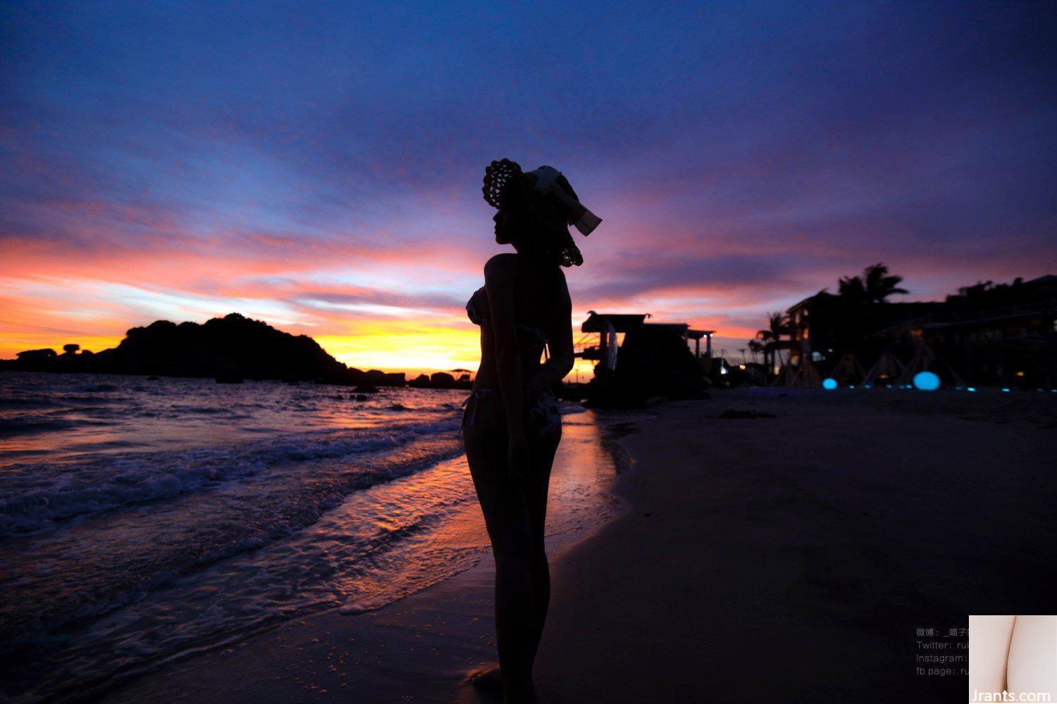 (Nyako) Bikini hướng dương (66P) - Ảnh 23