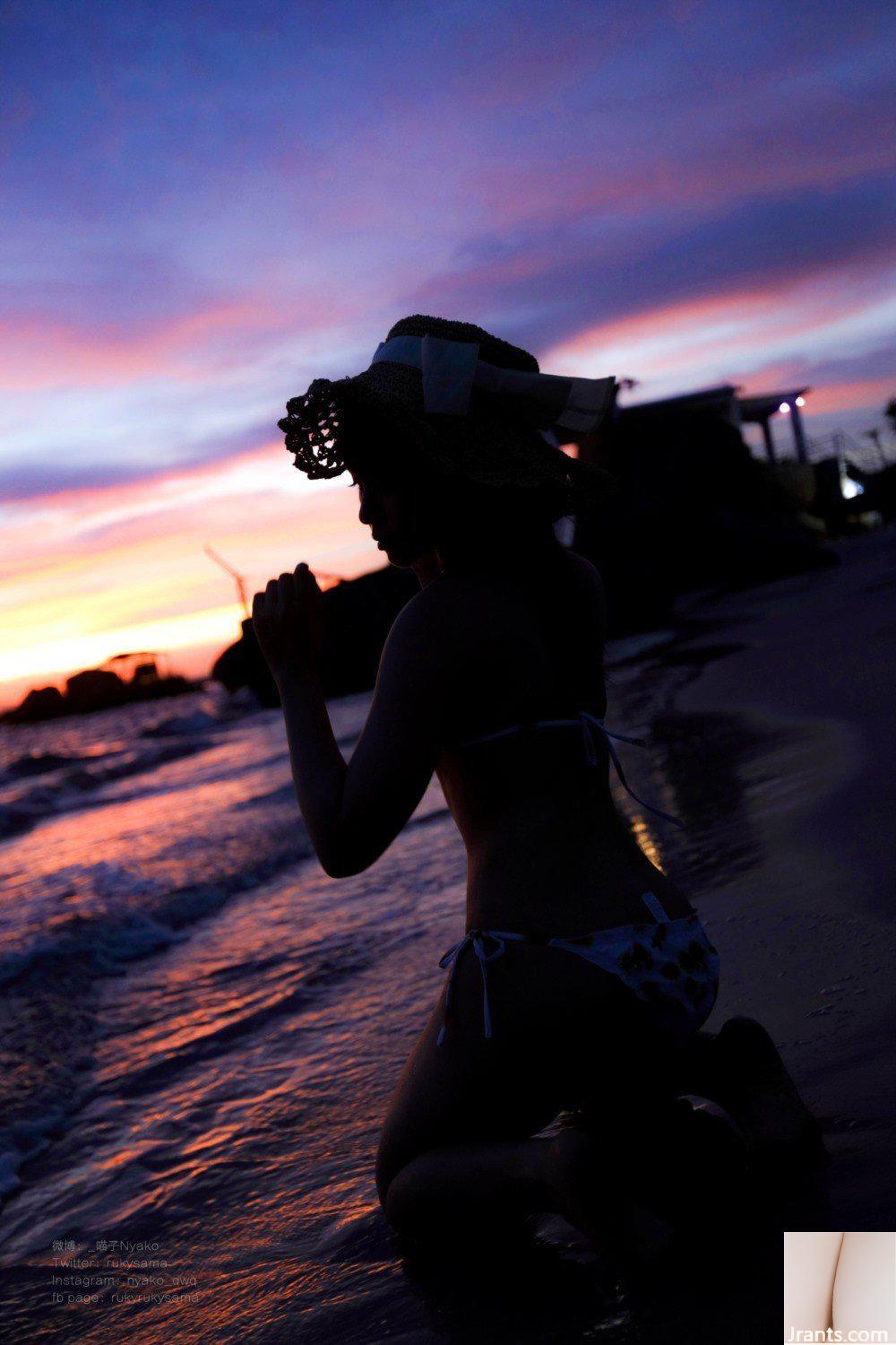 (Nyako) Bikini hướng dương (66P) - Ảnh 27