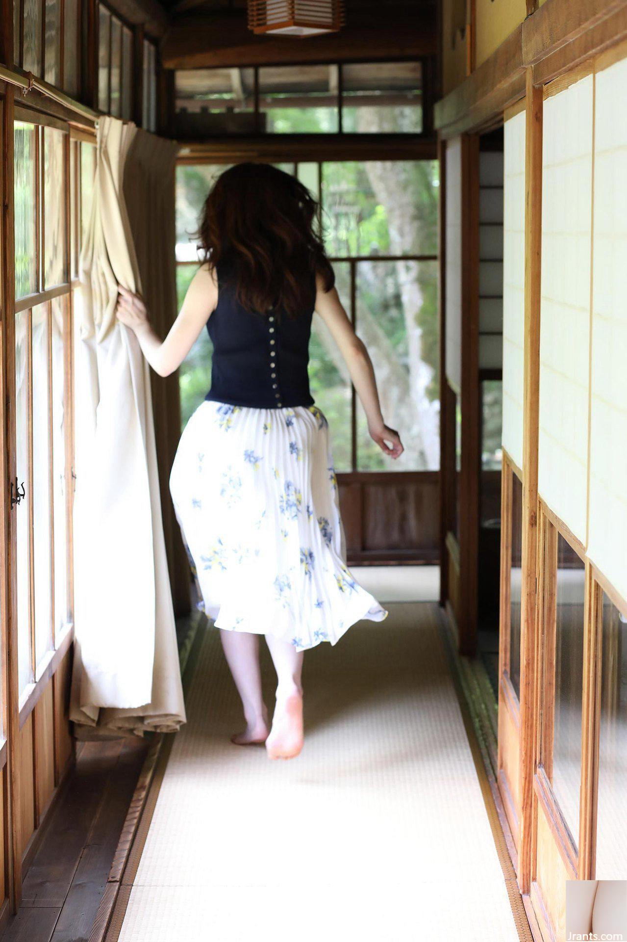 Kazuko Iwamoto – Bộ sưu tập ảnh hậu kỹ thuật số hàng tuần “Ikanai Traveling” Set-02 (28P) - Ảnh 4