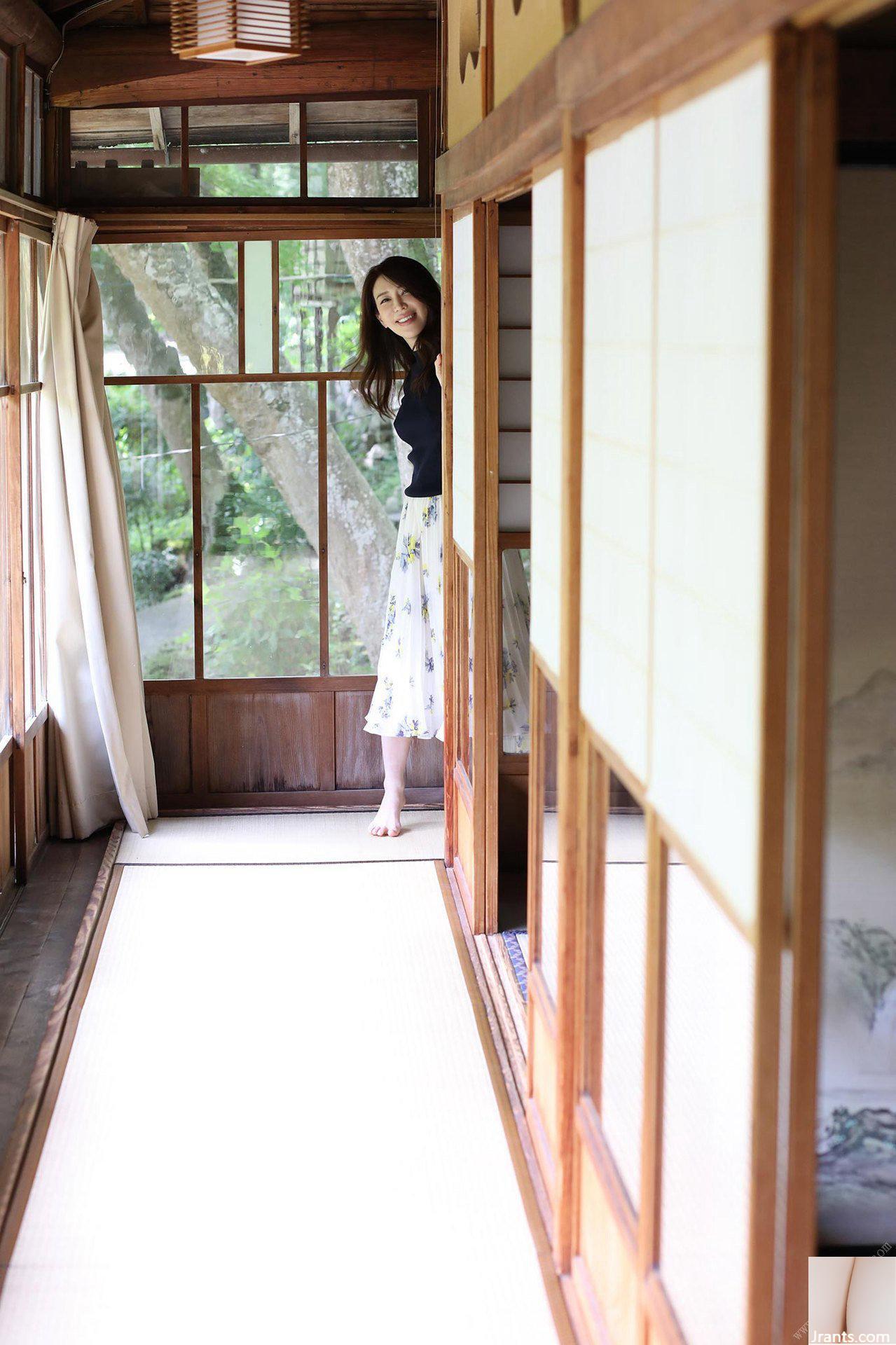 Kazuko Iwamoto – Bộ sưu tập ảnh hậu kỹ thuật số hàng tuần “Ikanai Traveling” Set-02 (28P) - Ảnh 5