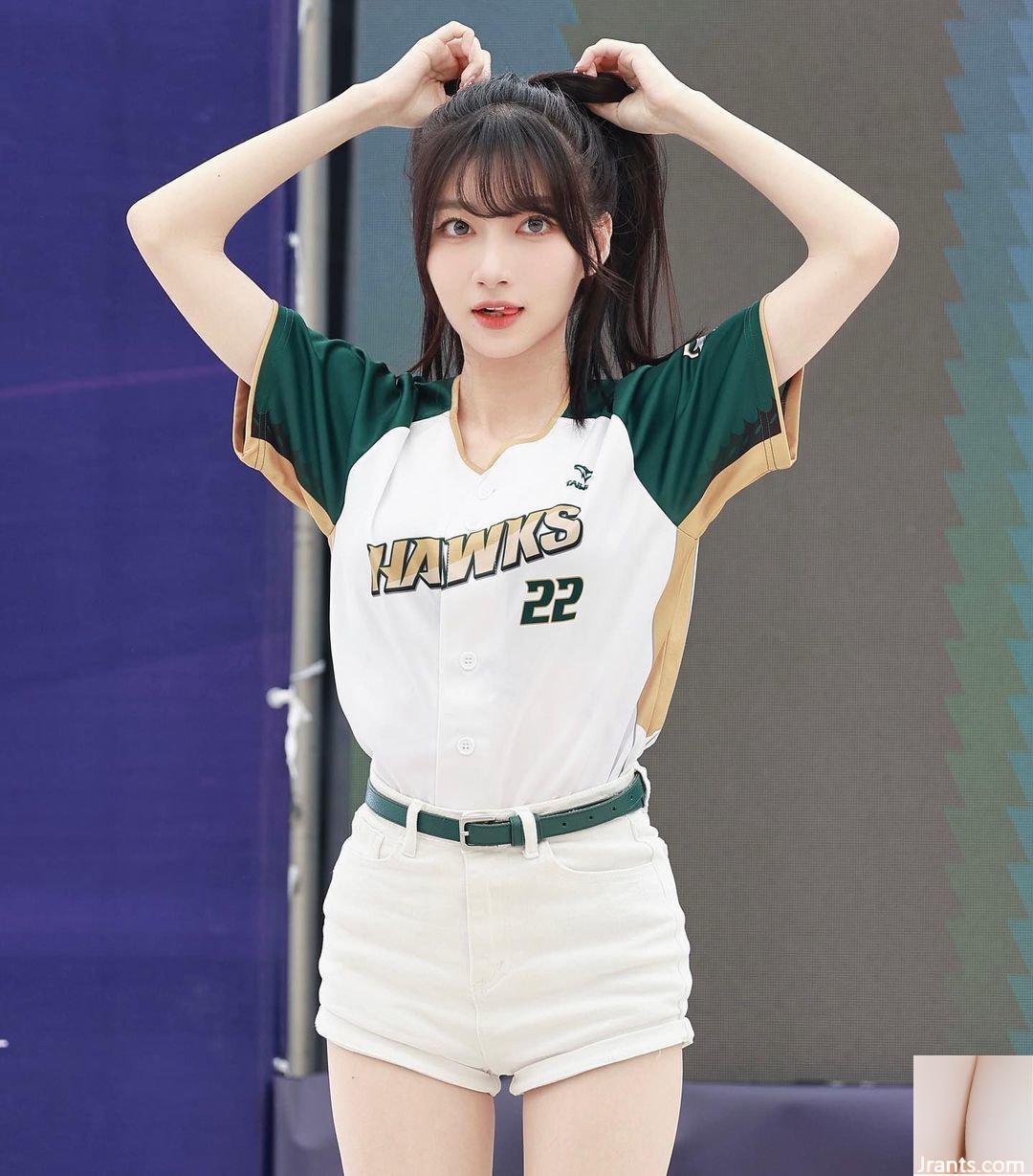 Người đẹp “Yi Li” có đường nét khuôn mặt thanh tú, sâu sắc và khí chất tươi tắn, tinh tế (10P) - Ảnh 9