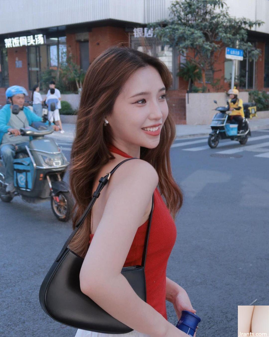 “Ha Geng” không chỉ có đôi mắt ngấn nước, khuôn mặt ngọt ngào, làn da trắng như tuyết và thân hình cực chuẩn (10P)