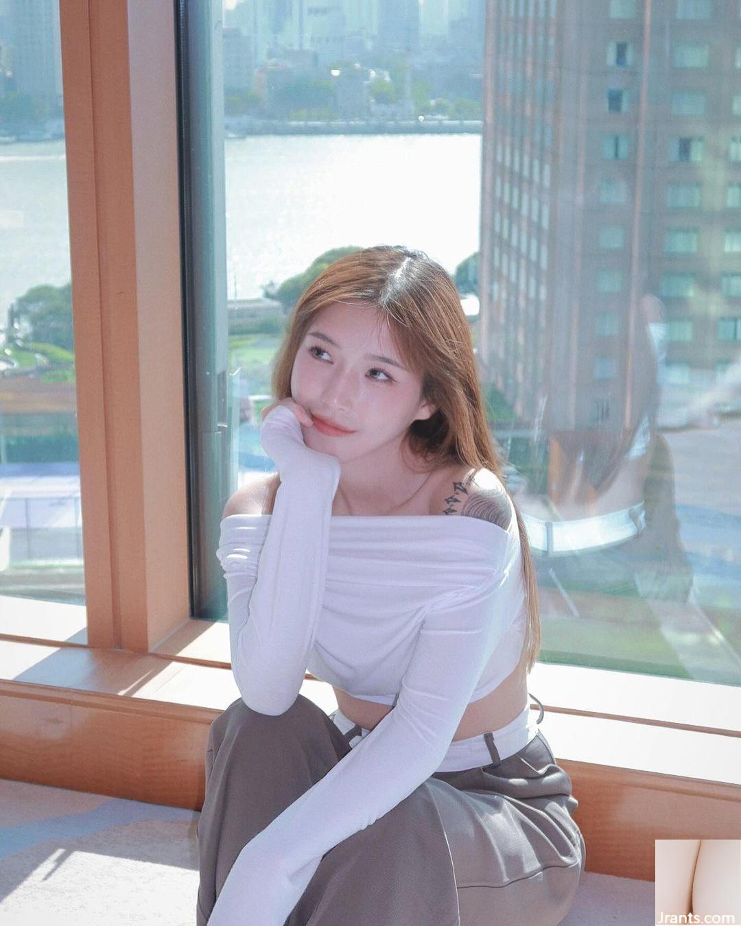 “Ha Geng” không chỉ có đôi mắt ngấn nước, khuôn mặt ngọt ngào, làn da trắng như tuyết và thân hình cực chuẩn (10P) - Ảnh 3