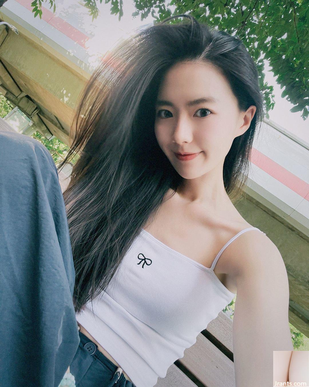 “Jiujiu” có khuôn mặt ngọt ngào và khí chất quyến rũ khiến người ta mê mẩn! (10P)