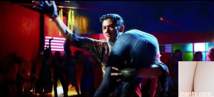 Khuôn mặt cực khoái của bạn gái tin đồn Mizuhara Kiko của G-Dragon trong quảng cáo trông như đang quay AV (27P) - Ảnh 26