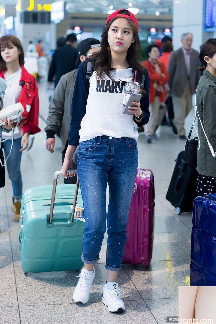 Hyejeong AOA Nữ ca sĩ chính siêu thẳng thắn, xinh đẹp và gợi cảm (24P) - Ảnh 13