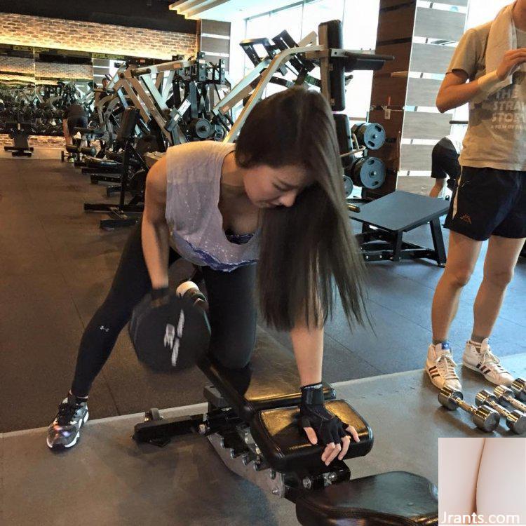 Quy mô xếp hạng X của Liu Yurou! Selfie hoàn toàn khỏa thân và gợi cảm, khoe Nam bán cầu (33P) - Ảnh 24