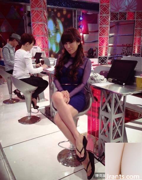 Kimiko cởi cúc quần, cởi bỏ nội y nóng bỏng và bắt mắt (39P) - Ảnh 25