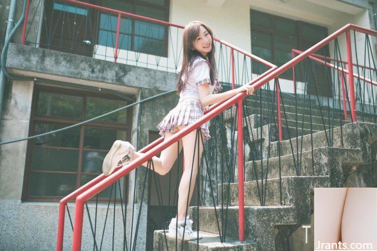 Madou ~ T sexy 34D (Tiffany Chen)~ chỉ mặc quần lót và gối để bạn ôm anh ấy mỗi ngày (46P) - Ảnh 35