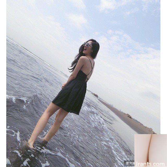 Cô nàng nóng bỏng với làn da trắng, ngọt ngào và ngực khủng Tiancai đến từ Đại học Y Trung Sơn ~ Emily ~ nóng bỏng bên đường ray đến nỗi cô sẵn sàng khoe dáng bằng những bức ảnh cắt xẻ sâu (59P) - Ảnh 20