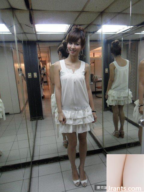 Nữ thần mắt điện 34D ~ Chu Tiểu Hàn ~ giải phóng làn sóng xinh đẹp nóng bỏng và gợi cảm (73P) - Ảnh 50