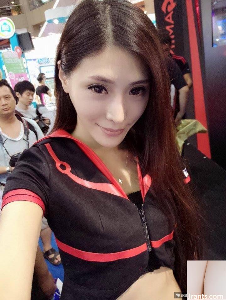 32C sexy và nóng bỏng D”~Li Xiaoxing~Chụp ảnh tự sướng với bộ ngực lộ ra trên taxi, đường cong ngực siêu quyến rũ (70P) - Ảnh 45