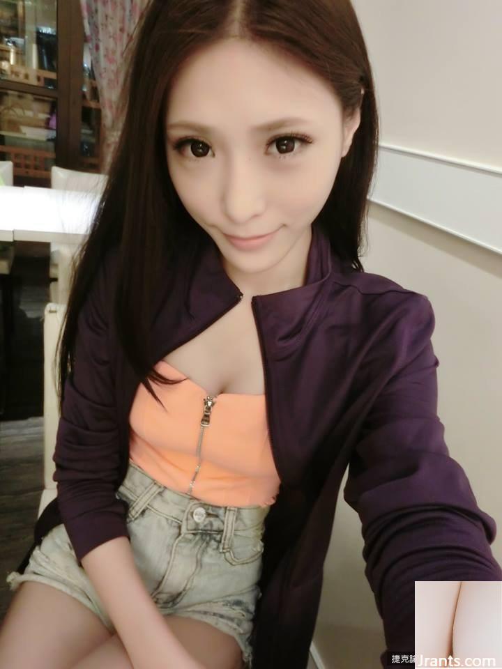 32C sexy và nóng bỏng D”~Li Xiaoxing~Chụp ảnh tự sướng với bộ ngực lộ ra trên taxi, đường cong ngực siêu quyến rũ (70P) - Ảnh 46