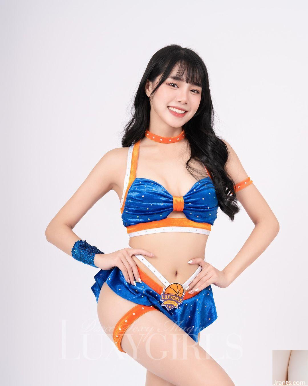 Đường cong gợi cảm hình chữ S của hot girl “Xi Xi” hút mắt đến mức sẽ quyến rũ bạn (10P