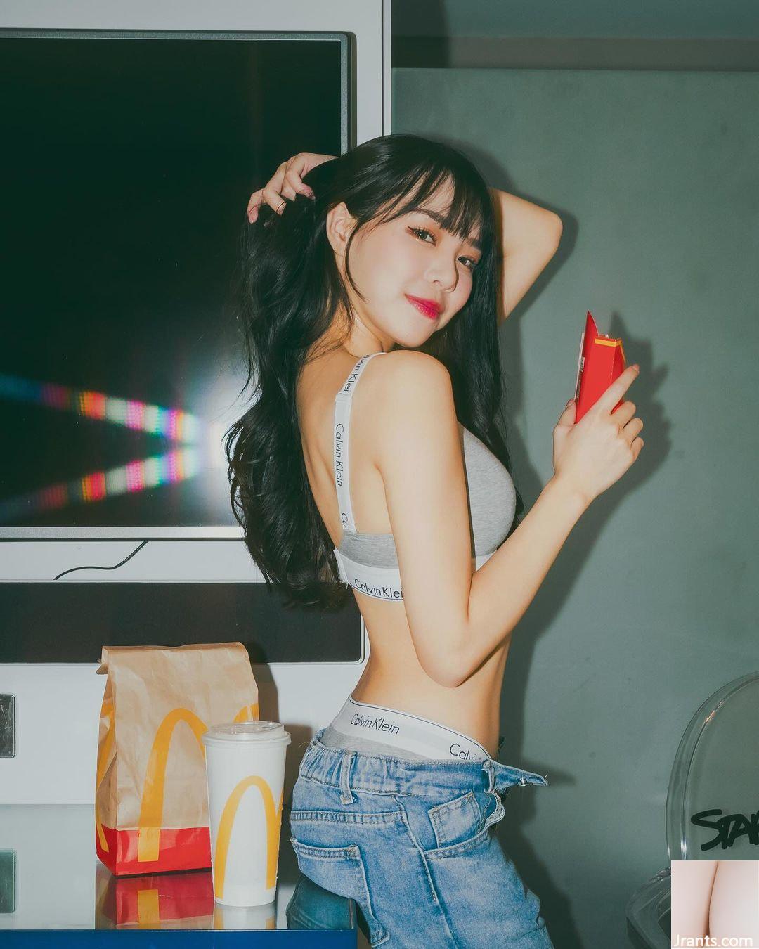 Đường cong gợi cảm hình chữ S của hot girl “Xi Xi” hút mắt đến mức sẽ quyến rũ bạn (10P - Ảnh 3