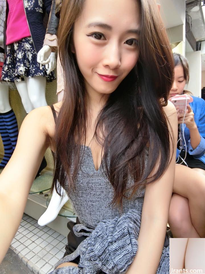 Khí chất ngọt ngào Madou ~ Huahuaer (Huamilu) ~ khoe rãnh sâu gợi cảm trước xe khiến ai cũng phải bơm máu (43P) - Ảnh 11