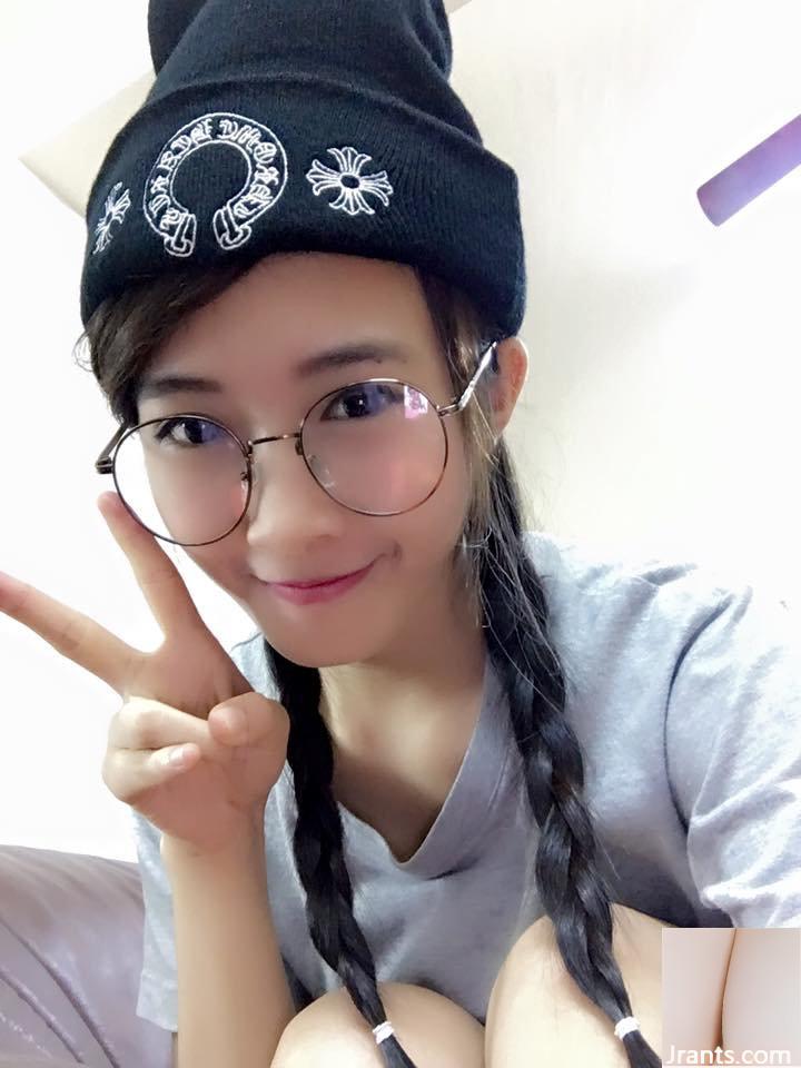 Khí chất ngọt ngào Madou ~ Huahuaer (Huamilu) ~ khoe rãnh sâu gợi cảm trước xe khiến ai cũng phải bơm máu (43P) - Ảnh 14