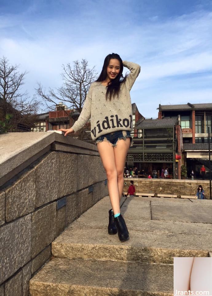 Khí chất ngọt ngào Madou ~ Huahuaer (Huamilu) ~ khoe rãnh sâu gợi cảm trước xe khiến ai cũng phải bơm máu (43P) - Ảnh 22