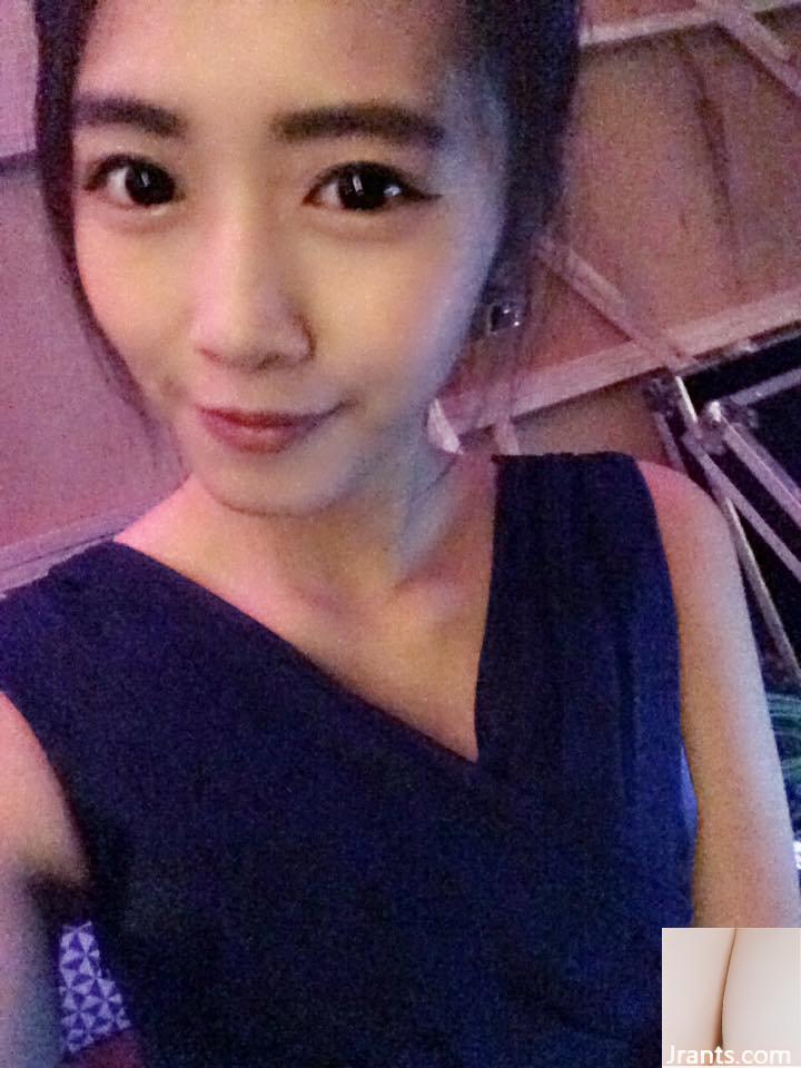 Khí chất ngọt ngào Madou ~ Huahuaer (Huamilu) ~ khoe rãnh sâu gợi cảm trước xe khiến ai cũng phải bơm máu (43P) - Ảnh 24